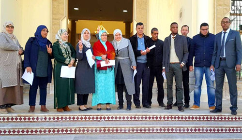 موظفو وزارة العدل ينخرطون في الوقفة الوطنية ويخوضون أول احتجاج لهم داخل ابتدائية الدريوش موظفو وزارة العدل ينخرطون في الوقفة الوطنية ويخوضون أول احتجاج لهم داخل ابتدائية الدريوش