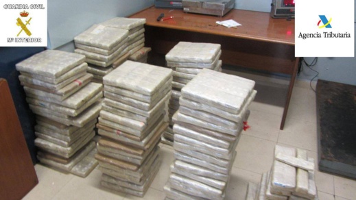 بالصور.. توقيف شاحنة بميناء مدينة مليلية على متنها 320 كيلوغرام من الحشيش
