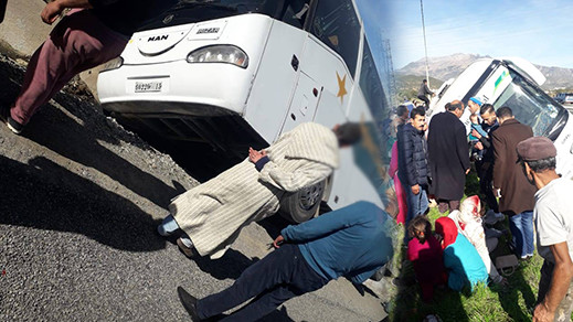 بالصور.. انقلاب حافلة لنقل المسافرين ضواحي شفشاون كانت في طريقها الى الحسيمة بالصور.. انقلاب حافلة لنقل المسافرين ضواحي شفشاون كانت في طريقها الى الحسيمة