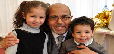 مدرسة بدر الابتدائية بالناظور تكرم مديرها السابق