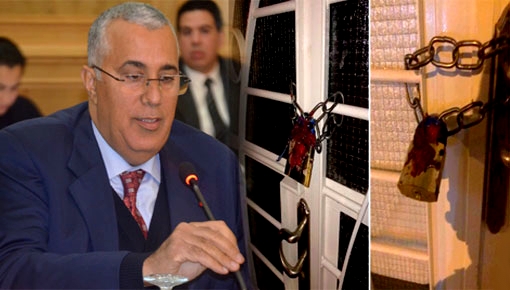 بعد تشميعه.. والي جهة الشرق يأمر بهدم منزل قيادي بالعدل والإحسان بوجدة بعد تشميعه.. والي جهة الشرق يأمر بهدم منزل قيادي بالعدل والإحسان بوجدة