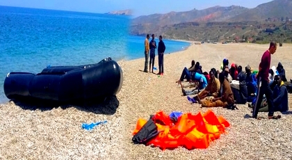 البحرية الملكية تعلن إنقاذ 72 مرشحا للهجرة السرية قرب الناظور بينهم 19 آسيويا البحرية الملكية تعلن إنقاذ 72 مرشحا للهجرة السرية قرب الناظور بينهم 19 آسيويا
