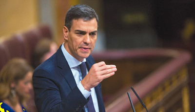 رئيس الحكومة الاسبانية يحل بالمغرب للمشاركة في المؤتمر الدولي حول الهجرة