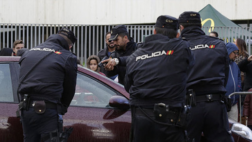 سرقا 115 سيارة.. اعتقال مغربيين بإسبانيا ينشطان بشبكة متخصصة في تهريب العربات بطرق مزورة