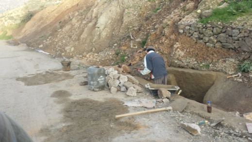 إستياء الساكنة اثر توقف تهيئة الطريق الرابط بين جماعة ثلاثاء كتامة ودوار أضغوس بإقليم الحسيمة إستياء الساكنة اثر توقف تهيئة الطريق الرابط بين جماعة ثلاثاء كتامة ودوار أضغوس بإقليم الحسيمة