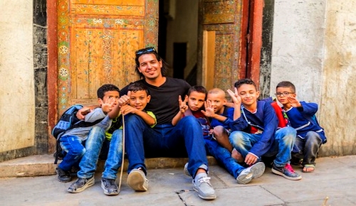 معلم مغربي يقترب من "جائزة نوبل للتعليم" التي تصل قيمتها إلى مليون دولار أمريكي معلم مغربي يقترب من "جائزة نوبل للتعليم" التي تصل قيمتها إلى مليون دولار أمريكي