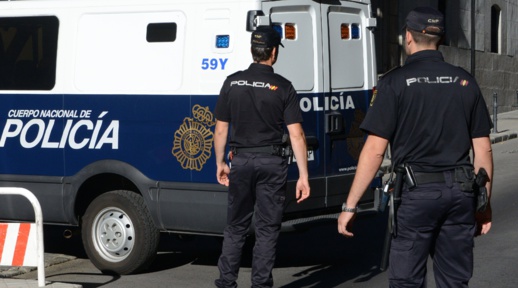 مقتل مهاجر مغربي يجر شرطيين اسبانيين إلى المحاكمة مقتل مهاجر مغربي يجر شرطيين اسبانيين إلى المحاكمة