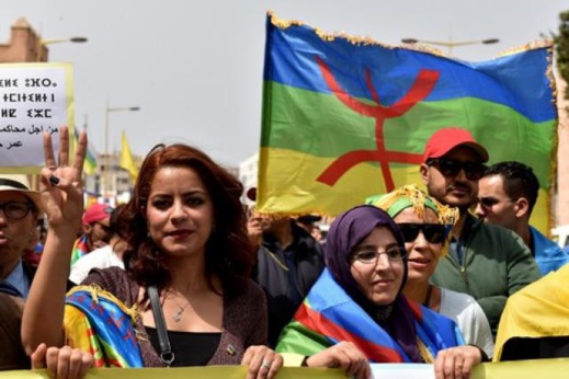 هل ستكتب بالعربي أو تيفيناغ؟... خلاف بين البيجيدي والأحرار يؤجل المصادقة على قانون الأمازيغية هل ستكتب بالعربي أو تيفيناغ؟... خلاف بين البيجيدي والأحرار يؤجل المصادقة على قانون الأمازيغية