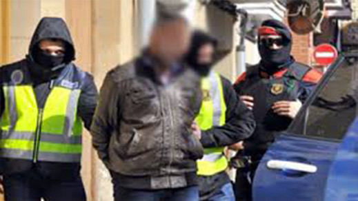 إسبانيا.. الأمن يفكك شبكة مغربية متخصصة في تهريب البشر إسبانيا.. الأمن يفكك شبكة مغربية متخصصة في تهريب البشر