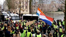 هولندا.. شرطة لاهاي تفض احتجاجا لـ"السترات الصفر" وتعتقل 8 من أنصارها
