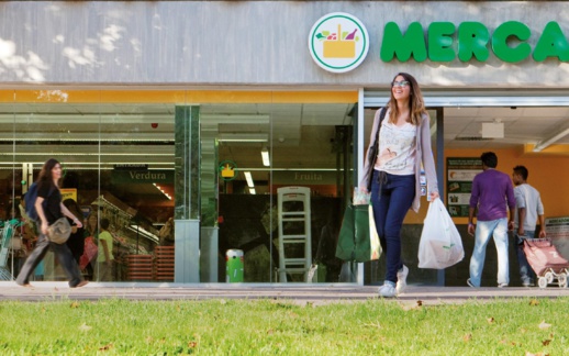 المحلات التجارية بمليلية تشرع في التخلص من الاكياس البلاستيكية بداية فبراير المقبل المحلات التجارية بمليلية تشرع في التخلص من الاكياس البلاستيكية بداية فبراير المقبل