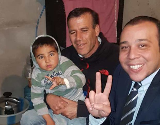 صور وفيديو.. أشرف حكيمي يحقق حلم الطفل يوسف بعد ظهوره يلبس كيسا بلاستيكيا صور وفيديو.. أشرف حكيمي يحقق حلم الطفل يوسف بعد ظهوره يلبس كيسا بلاستيكيا