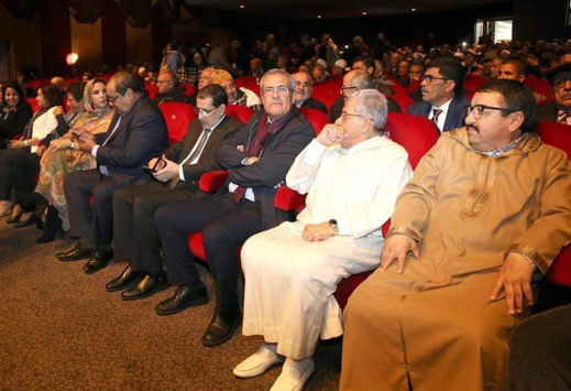 بحضور رئيس الحكومة.. الكوميدي الناظوري مراد ميموني يقدم عرضه الجريء "السياسة غير تخربيقة" بالعاصمة بحضور رئيس الحكومة.. الكوميدي الناظوري مراد ميموني يقدم عرضه الجريء "السياسة غير تخربيقة" بالعاصمة