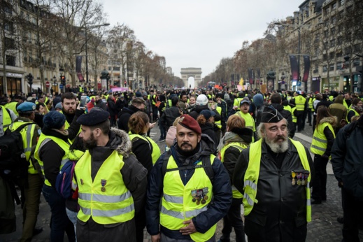 اصطدامات بين الشرطة والمتظاهرين في الأسبوع الثامن من احتجاجات السترات الصفراء بباريس