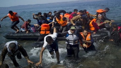 إسبانيا تضغط على الاتحاد الأوربي لمساعدة المغرب على احتواء تدفق المهاجرين السريين