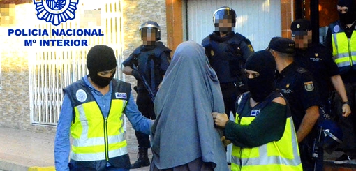تفاصيل جديدة عن الشبكة الإرهابية ببرشلونة التي تضم مغاربة وجزائريين تفاصيل جديدة عن الشبكة الإرهابية ببرشلونة التي تضم مغاربة وجزائريين