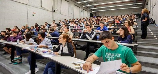 ضمنهم نسبة كبيرة من الطلبة الريفيين.. أزيد من 5000 طالب مغربي يتابعون دراستهم بالجامعات الإسبانية ضمنهم نسبة كبيرة من الطلبة الريفيين.. أزيد من 5000 طالب مغربي يتابعون دراستهم بالجامعات الإسبانية