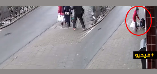 صادم.. مهاجرة ريفية تتعرض لإعتداء عنصري بواسطة صاعق كهربائي في أندرلخت صادم.. مهاجرة ريفية تتعرض لإعتداء عنصري بواسطة صاعق كهربائي في أندرلخت