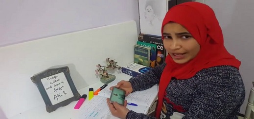 التلميذة خولة العمراوي إبنة زايو تتبارى في السباق العالمي نحو الفضاء التلميذة خولة العمراوي إبنة زايو تتبارى في السباق العالمي نحو الفضاء