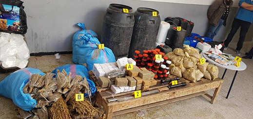 بالصور.. حجز كميات مهمة من المخدرات ومبلغ مالي يناهز 20 مليون بالصور.. حجز كميات مهمة من المخدرات ومبلغ مالي يناهز 20 مليون