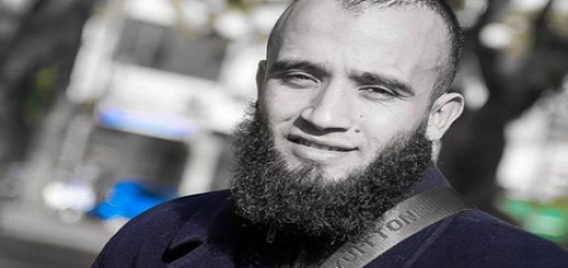 هيئة دفاع المعتقل المرتضى إعمراشا تفلح في إقناعه بتعليق إضرابه بعد تدهور حالته الصحية هيئة دفاع المعتقل المرتضى إعمراشا تفلح في إقناعه بتعليق إضرابه بعد تدهور حالته الصحية