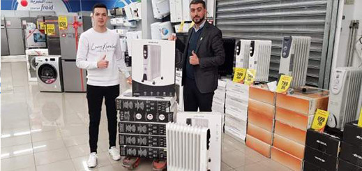 الحسيمة.. أستاذ يبادر إلى تجهيز الأقسام بسخانات الهواء لمواجهة البرد الحسيمة.. أستاذ يبادر إلى تجهيز الأقسام بسخانات الهواء لمواجهة البرد