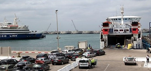 باخرة مغربية تعود بركابها الى طنجة هربا من حجز محتمل عليها في اسبانيا باخرة مغربية تعود بركابها الى طنجة هربا من حجز محتمل عليها في اسبانيا