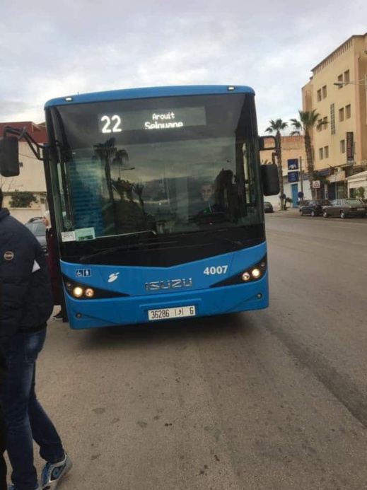 الحركة الطلابية بالعروي تواصل شل حركة حافلات "فيكتاليا" وسط مطالب بتدخل العامل لإنهاء العبث الحركة الطلابية بالعروي تواصل شل حركة حافلات "فيكتاليا" وسط مطالب بتدخل العامل لإنهاء العبث