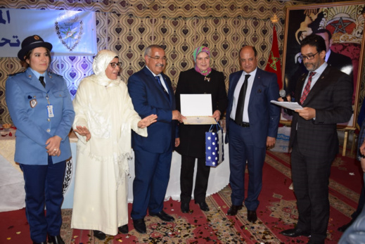 المدير الجهوي للجمارك بالشرق يترأس حفل تخليد اليوم العالمي والاحتفاء بأطر المؤسسة بوجدة المدير الجهوي للجمارك بالشرق يترأس حفل تخليد اليوم العالمي والاحتفاء بأطر المؤسسة بوجدة