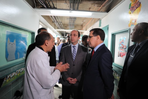 رئيس الحكومة ووزير الصحة يغادران مكتبيهما لتفقد المصابين بأنفلونزا الخنازير رئيس الحكومة ووزير الصحة يغادران مكتبيهما لتفقد المصابين بأنفلونزا الخنازير