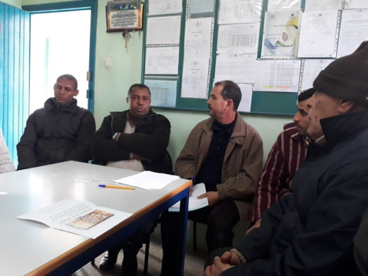 تبليط ساحة مدرسة البكري محور اجتماع لجمعية الآباء والأمهات قبيل البدء في الأشغال تبليط ساحة مدرسة البكري محور اجتماع لجمعية الآباء والأمهات قبيل البدء في الأشغال