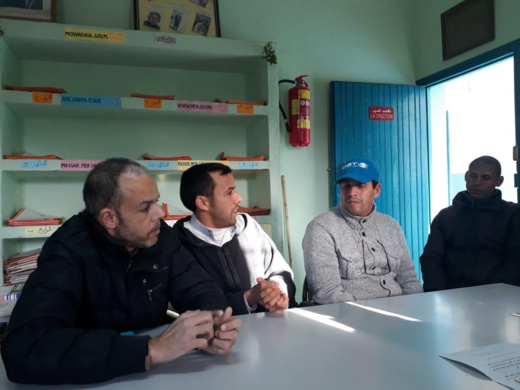 تبليط ساحة مدرسة البكري محور اجتماع لجمعية الآباء والأمهات قبيل البدء في الأشغال تبليط ساحة مدرسة البكري محور اجتماع لجمعية الآباء والأمهات قبيل البدء في الأشغال