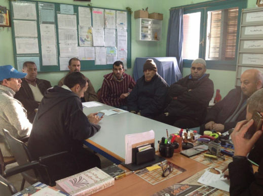 تبليط ساحة مدرسة البكري محور اجتماع لجمعية الآباء والأمهات قبيل البدء في الأشغال تبليط ساحة مدرسة البكري محور اجتماع لجمعية الآباء والأمهات قبيل البدء في الأشغال