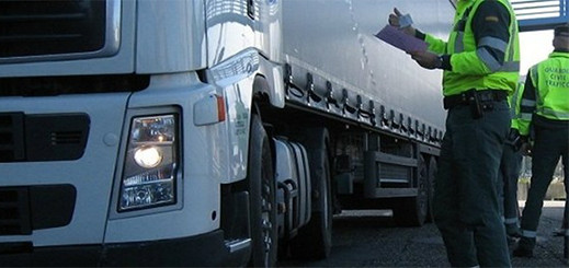 قاصر مغربي يتسلل إلى اسبانيا داخل شاحنة للنقل الدولي