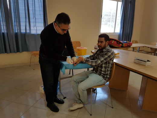 استفادة حوالي 50 مواطنا من حملة الكشف والتحسيس عن مرض السيدا بالناظور استفادة حوالي 50 مواطنا من حملة الكشف والتحسيس عن مرض السيدا بالناظور