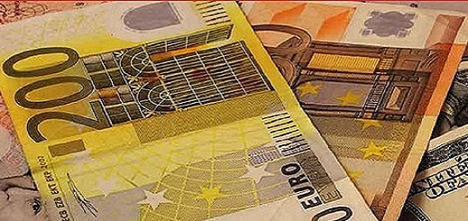 توقيف مواطني أجنبي تورط في جمع وتهريب مبالغ مالية مهمة من العملة الصعبة خارج المغرب توقيف مواطني أجنبي تورط في جمع وتهريب مبالغ مالية مهمة من العملة الصعبة خارج المغرب