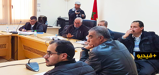 شاهدوا.. فوضى في بلدية سلوان بسبب منحة فريق "النهضة" والأغلبية تتهرب من إدراج نقطة الدعم في الدورة المقبلة شاهدوا.. فوضى في بلدية سلوان بسبب منحة فريق "النهضة" والأغلبية تتهرب من إدراج نقطة الدعم في الدورة المقبلة