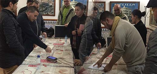 عشرات التجار يتوعدون بالاحتجاج ضد قرار إعادة تهيئة مركز "الراشطرو" التجاري وسط مليلية عشرات التجار يتوعدون بالاحتجاج ضد قرار إعادة تهيئة مركز "الراشطرو" التجاري وسط مليلية