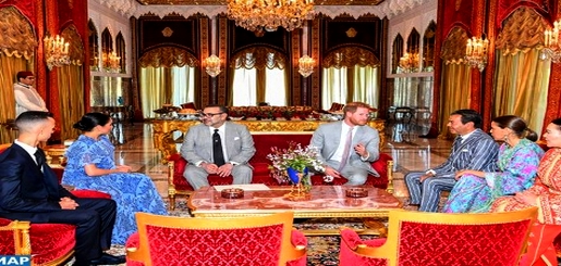 الملك يستقبل أمير بريطانيا هاري وزوجته ميغان الملك يستقبل أمير بريطانيا هاري وزوجته ميغان