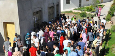 63 بالمائة نسبة النجاح في امتحانات الباكالوريا بابن الهيثم، والتلاميذ بين أجواء طبعتها السعادة وأخرى بخيبة أمل 63 بالمائة نسبة النجاح في امتحانات الباكالوريا بابن الهيثم، والتلاميذ بين أجواء طبعتها السعادة وأخرى بخيبة أمل