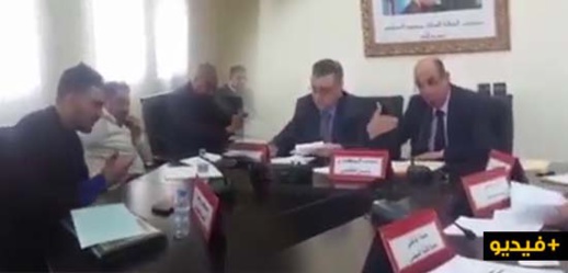 المعارضة ترفض دعم الفرق الرياضية بالدريوش وعضو يصف رؤساء الجمعيات بالمداويخ المعارضة ترفض دعم الفرق الرياضية بالدريوش وعضو يصف رؤساء الجمعيات بالمداويخ