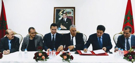 بحضور كاتب الدولة المكلف بالاستثمار.. عبد النبي بعوي يوقع اتفاقيتي شراكة لتوفير 800 منصب شغل بجهة الشرق بحضور كاتب الدولة المكلف بالاستثمار.. عبد النبي بعوي يوقع اتفاقيتي شراكة لتوفير 800 منصب شغل بجهة الشرق