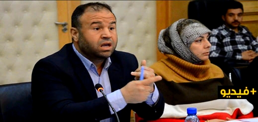 شاهدوا.. حوليش يحتج على المندوب الجهوي للصحة بسبب الواقع المزري للمستشفى الحسني بالناظور  