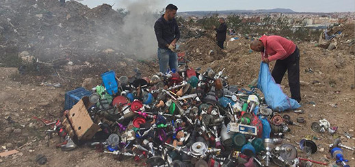 صقور أمن الناظور تحجز مجموعة كبيرة من الأرجيلة وسلطات بني أنصار تتلفها صقور أمن الناظور تحجز مجموعة كبيرة من الأرجيلة وسلطات بني أنصار تتلفها