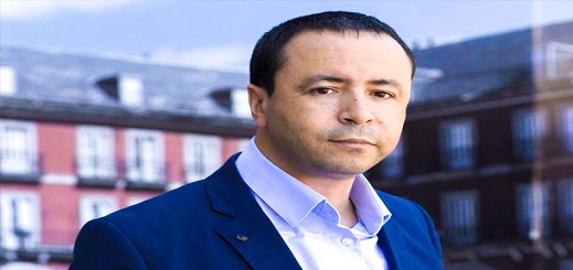 فرنسا تقرر منح اللجوء السياسي للمحامي الريفي "البوشتاوي" العضو السابق بهيئة دفاع معتقلي الريف فرنسا تقرر منح اللجوء السياسي للمحامي الريفي "البوشتاوي" العضو السابق بهيئة دفاع معتقلي الريف