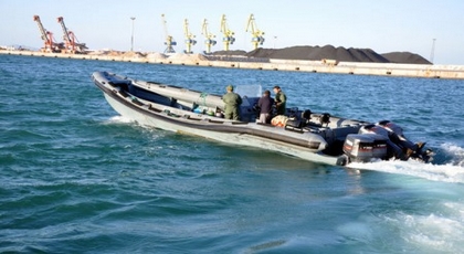 بعد الناظور.. البحرية الملكية بالمضيق تعترض قاربا سريعا يستعمل في تهريب المخدرات