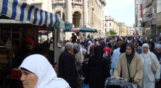 ربورتاج.. مغاربة بلجيكا يحوِّلون شوارع بروكسيل إلى مدينة مغربية