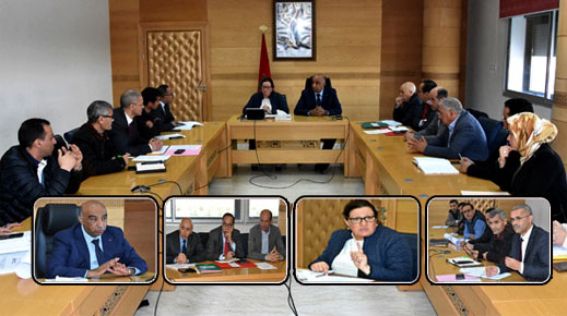 عامل الدريوش يُحرك المياه الراكدة.. الإسراع في أشغال المستشفى الإقليمي محور اجتماع موسع بعمالة الإقليم عامل الدريوش يُحرك المياه الراكدة.. الإسراع في أشغال المستشفى الإقليمي محور اجتماع موسع بعمالة الإقليم