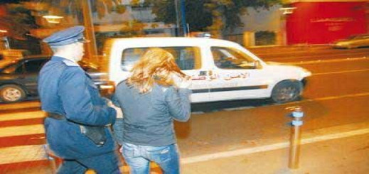 الناظور.. توقيف شابة رفقة خليلها بتهمة ممارسة الدعارة داخل شقة بحي المطار
