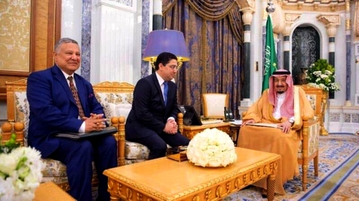 وزير الخارجية المغربي وسفير المملكة مصطفى المنصوري يسلمان رسالة ملكية لملك السعودية وزير الخارجية المغربي وسفير المملكة مصطفى المنصوري يسلمان رسالة ملكية لملك السعودية